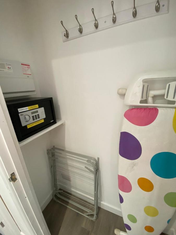 Modern 2 Bedroom Apartment, With Car Parking. Bitton Экстерьер фото