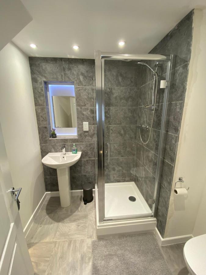 Modern 2 Bedroom Apartment, With Car Parking. Bitton Экстерьер фото