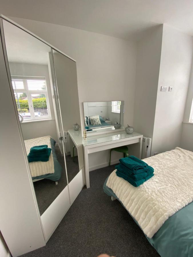 Modern 2 Bedroom Apartment, With Car Parking. Bitton Экстерьер фото